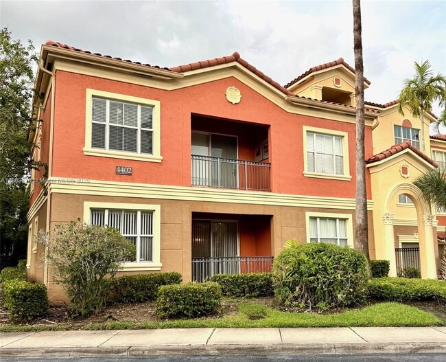 4402 SW 160th Ave in Miramar, FL - Foto de edificio - Building Photo