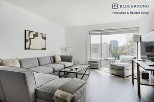 5805 W 8th St in Los Angeles, CA - Building Photo
