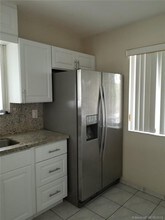 325 Lakeview Dr-Unit -20D in Weston, FL - Building Photo - Building Photo