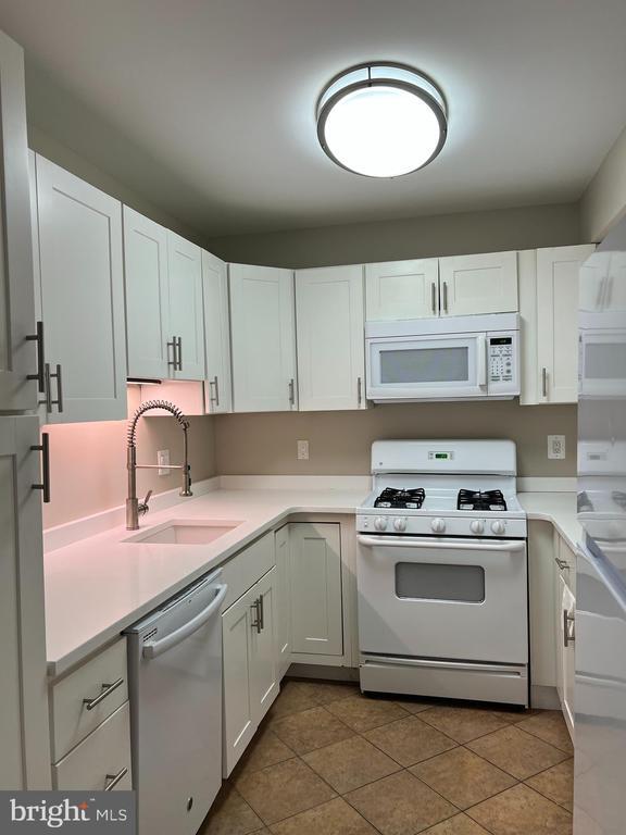 11623 Vantage Hill Rd in Reston, VA - Building Photo - Building Photo