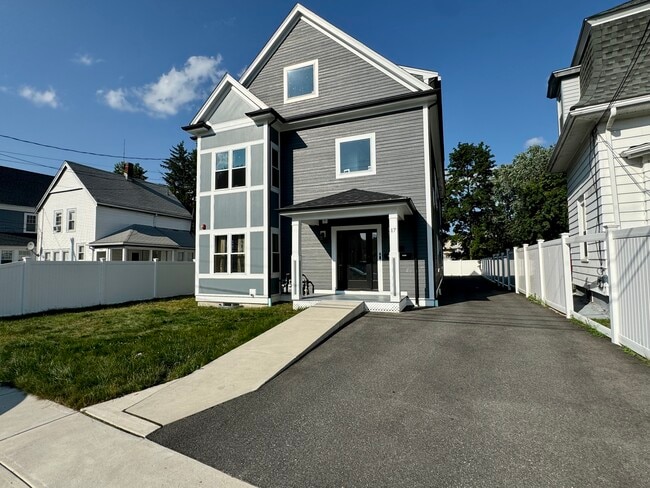 17 George St, Unit 1 in Boston, MA - Building Photo - Building Photo