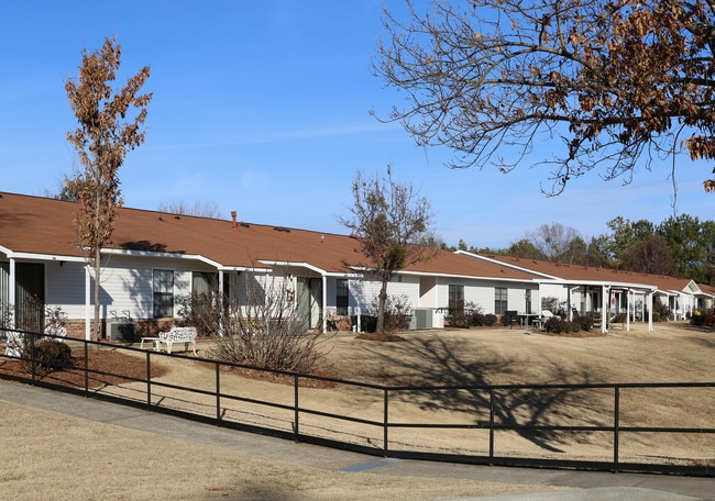 Calvary Community Retirement Center in Columbus, GA - Foto de edificio - Building Photo