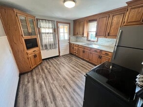 12 Bessemer St in Springfield, MA - Building Photo - Building Photo