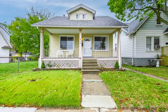 property at 314 W Muir Ave