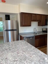 28 Cherry St, Unit 2 in Somerville, MA - Building Photo - Building Photo