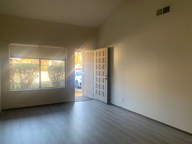 2460Twin Court in Rancho Cordova, CA - Building Photo - Building Photo