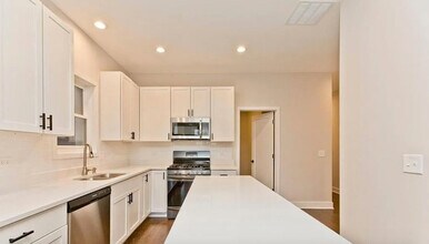 2639 N Wayne Ave in Chicago, IL - Building Photo - Building Photo