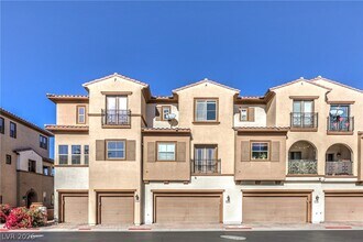1073 Via Prato Ln in Henderson, NV - Building Photo - Building Photo