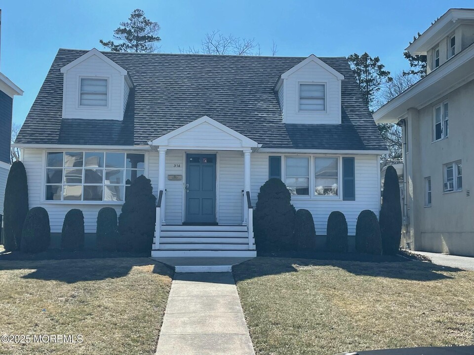 314 Spier Ave in Allenhurst, NJ - Building Photo