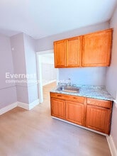 2302 Hazelwood St in Detroit, MI - Building Photo - Building Photo