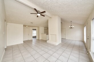 7503 Roaring Springs Dr in Houston, TX - Building Photo - Building Photo