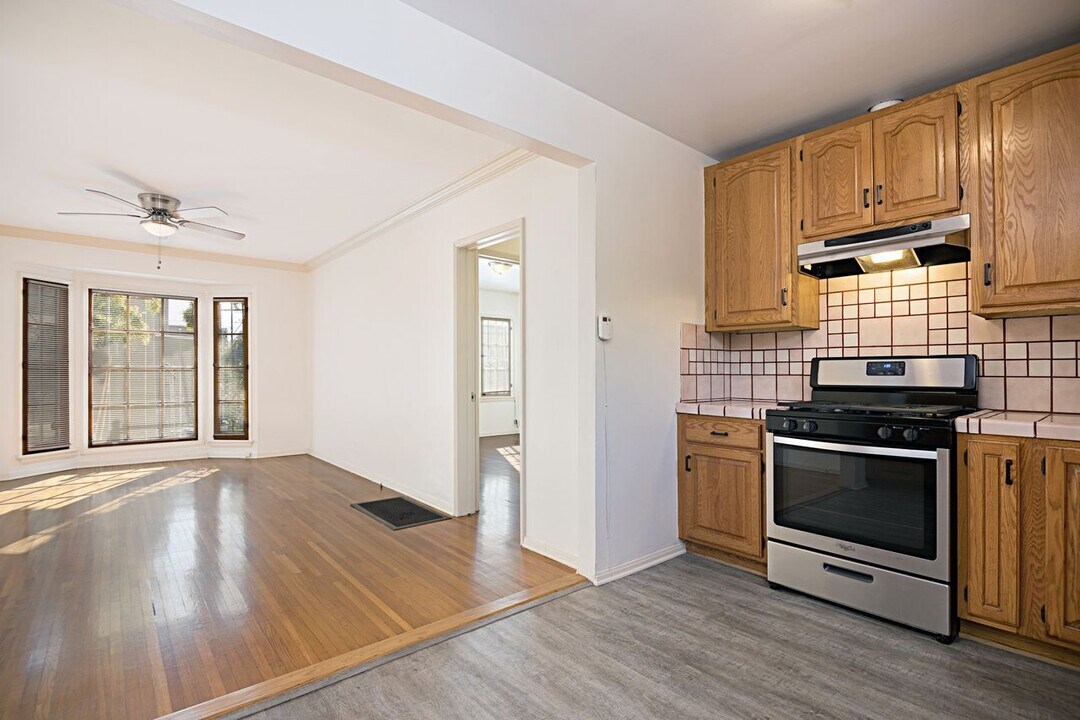 853 N Citrus Ave, Unit 853 in Los Angeles, CA - Building Photo