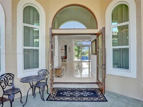 2715 Edgewater Ct in Weston, FL - Building Photo - Building Photo