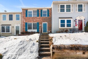 19136 Willow Spring Dr in Germantown, MD - Building Photo