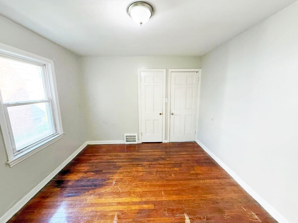 12205 Marne Ave in Cleveland, OH - Building Photo