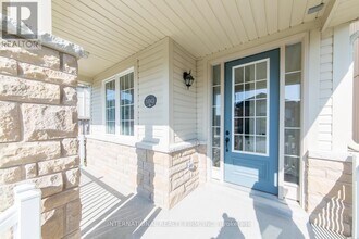 180 McBride Ave in Clarington, ON - Building Photo - Building Photo