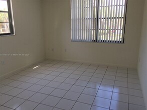 10855 SW 112th Ave in Miami, FL - Building Photo - Building Photo