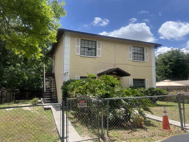 1209 E Seneca Ave, Unit B in Tampa, FL - Building Photo - Building Photo