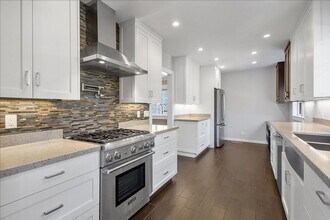 3229 Central Ave in Alameda, CA - Building Photo - Building Photo