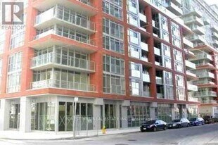 126 Simcoe St in Toronto, ON - Building Photo