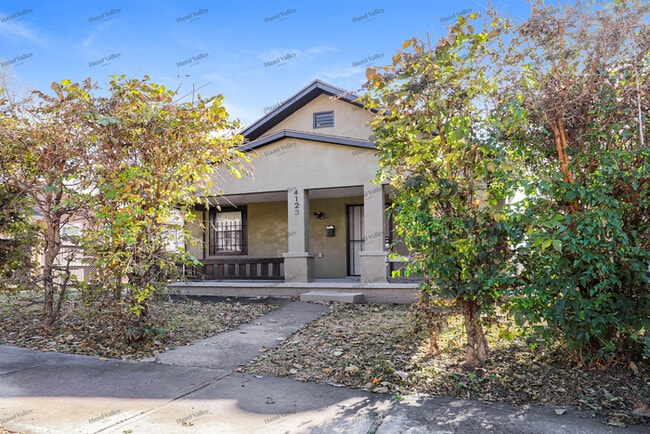 property at 4123 E 6 St