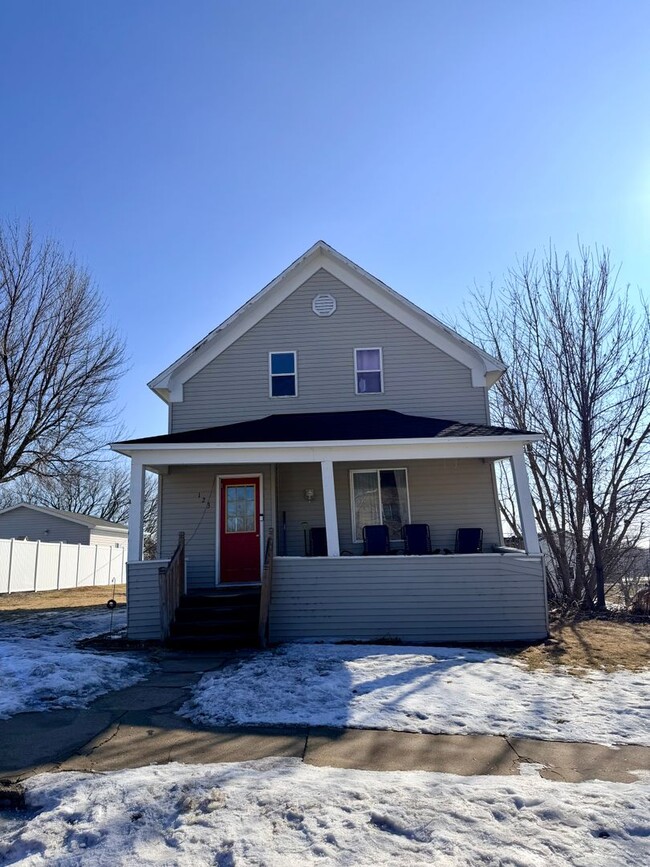 property at 123 Main St E