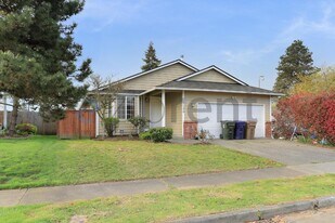 1120 S 90th St Ct in Tacoma, WA - Building Photo