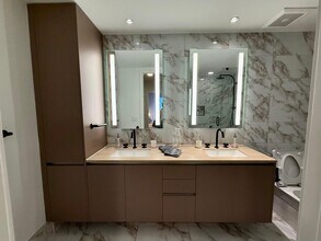 206 NE 35th Ter, Unit B1 in Miami, FL - Building Photo - Building Photo