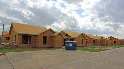 Southern Knights Independent Living in Tomball, TX - Building Photo - Building Photo