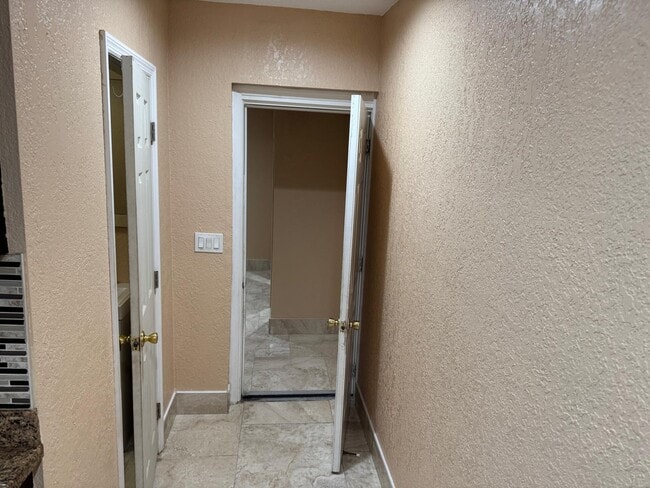 816 Greenbriar Dr in Lake Park, FL - Building Photo - Building Photo