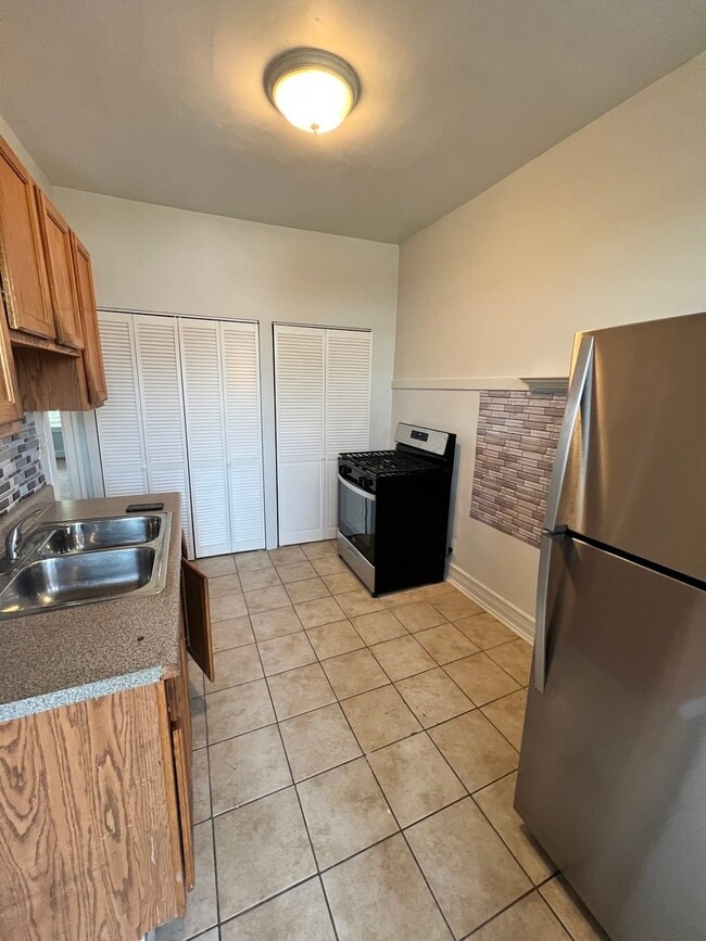 2757 N Monticello Ave in Chicago, IL - Building Photo - Building Photo
