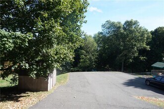 4 Terre Haute Rd in Danbury, CT - Building Photo - Building Photo