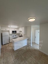 7162 Heil Ave in Huntington Beach, CA - Building Photo - Building Photo