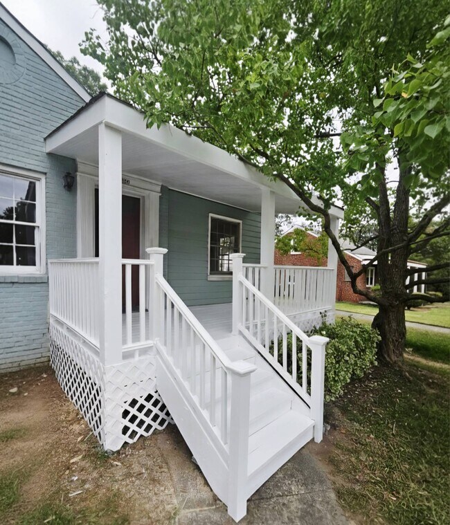 2039 Wilhelmina Ave in Charlotte, NC - Building Photo - Building Photo