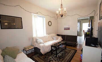 11 Babcock St, Unit 2 in Brookline, MA - Building Photo - Building Photo