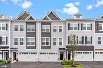 36 Autumn Park Dr in Medford, NJ - Foto de edificio - Building Photo