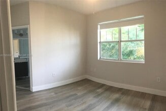 2201 Monroe St in Hollywood, FL - Building Photo - Building Photo