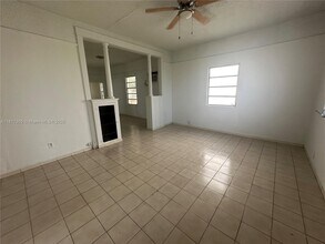 566 NW 1st St in Miami, FL - Building Photo - Building Photo