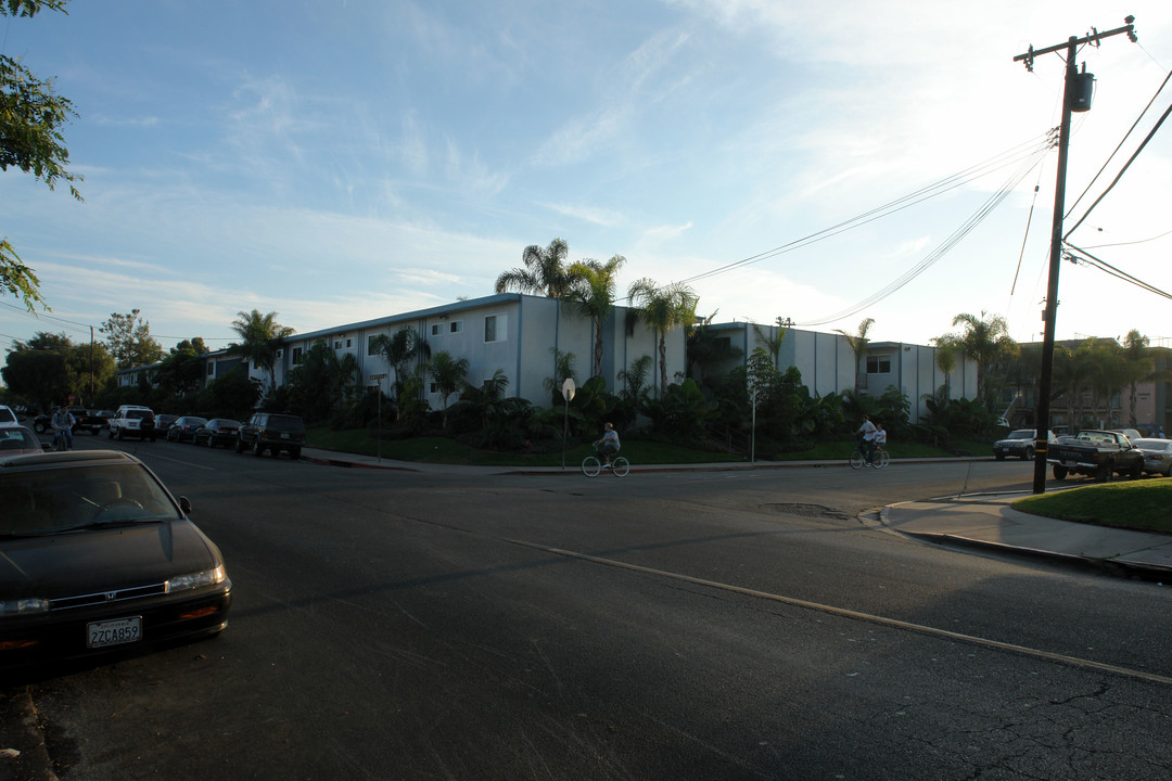 La Loma Apartments in Goleta, CA - Building Photo