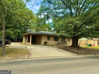 566 Lamar Dr in Forest Park, GA - Building Photo - Building Photo