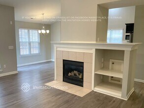 7205 Duchamp Dr in Charlotte, NC - Foto de edificio - Building Photo