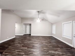 1076 Dublin Dr in Clarksville, TN - Building Photo - Building Photo