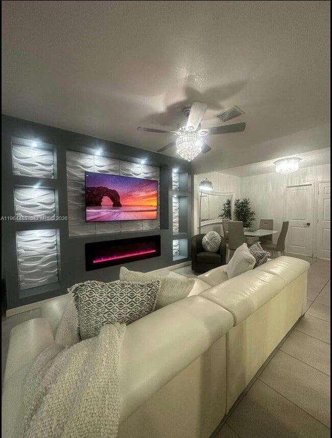 557 NE 5th Pl in Florida City, FL - Building Photo - Building Photo