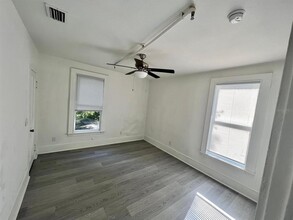 104 S Grove St in Eustis, FL - Building Photo - Building Photo