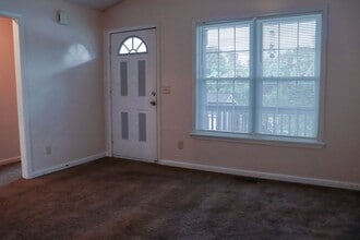 3533 Riverside Dr in Greensboro, NC - Building Photo - Building Photo