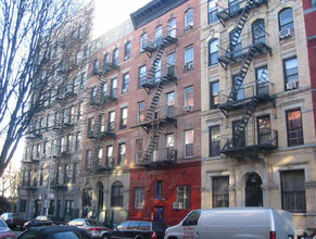 516 East 12th Street in New York, NY - Foto de edificio - Building Photo