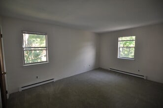 2 Fairfield Ave, Unit 2 Fairfield Ave Apt. 4 in Norwalk, CT - Foto de edificio - Building Photo