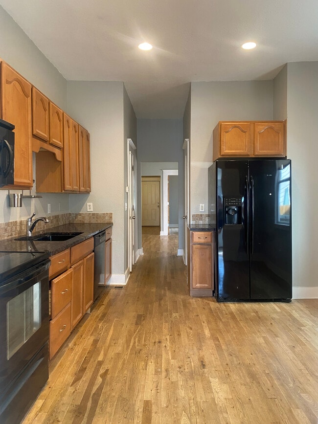 1404 Knox Ct in Denver, CO - Foto de edificio - Building Photo