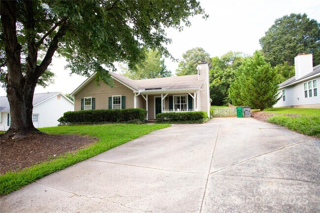 322 Cottonwood Park Dr in Charlotte, NC - Building Photo - Building Photo