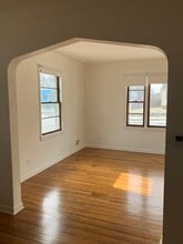 3802 Burton Ave, Unit Lower in Toledo, OH - Foto de edificio - Building Photo